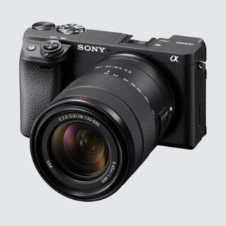 Sony - A6400 Compact System Camera with 16-50mm OSS II Power Zoom Lens, 4K Ultra HD, 24.2MP, 4D Focus, Wi-Fi, Bluetooth, NFC, OLED EVF, 3" Tilting Touch Screen, Black