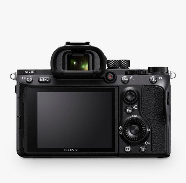 Sony - a7 III (Alpha ILCE-7M3) Compact System Camera, 4K Ultra HD, 24.2MP, Wi-Fi, Bluetooth, NFC, OLED EVF, 5-Axis Image Stabiliser & Tiltable 3" LCD Screen, Body Only, Black - Image 7