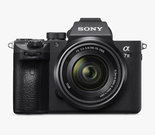 Sony - a7 III (Alpha ILCE-7M3) Compact System Camera with 28-70mm Zoom Lens, 4K Ultra HD, 24.2MP, Wi-Fi, Bluetooth, NFC, OLED EVF, 5-Axis Image Stabiliser & Tiltable 3" LCD Touch Screen, Black